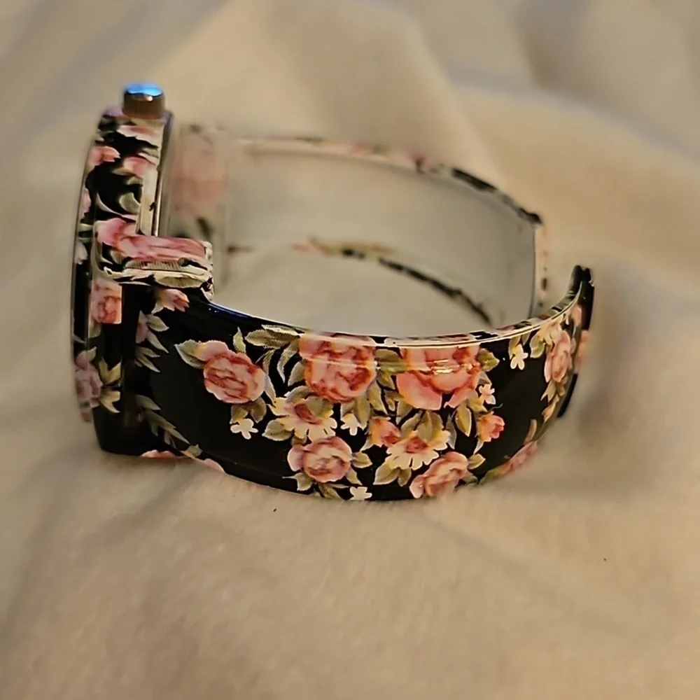 3/$30 ACCUTIME Y2k Floral Rose Metal Women's Bracelet Watch